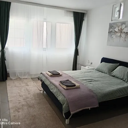 Predah Free Parking U Sklopu Jedinice * Vranje