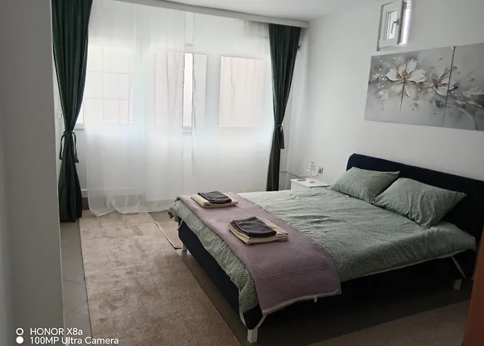 Predah Free Parking U Sklopu Jedinice * Vranje