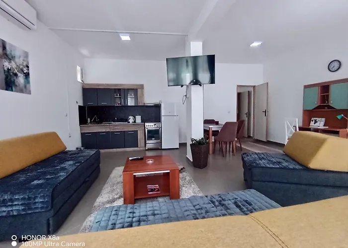 Predah Free Parking U Sklopu Jedinice Vranje